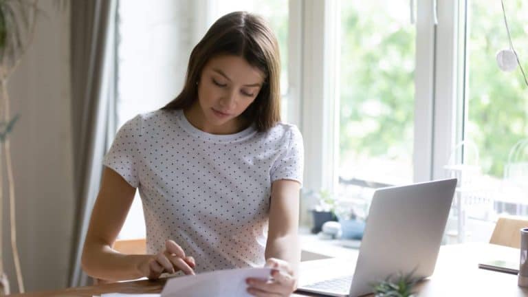 How Smart Stay-at-Home Moms Make a Budget That Really Works