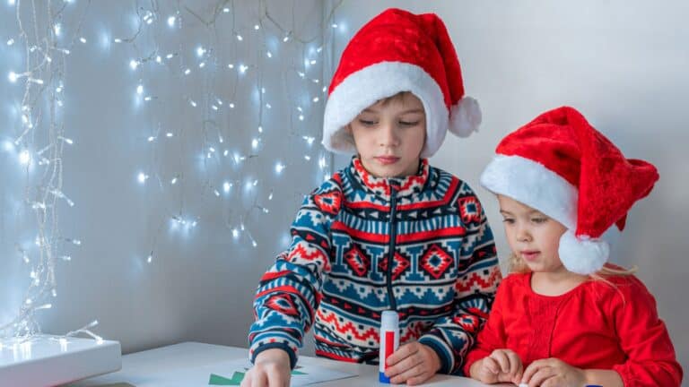 16 Cheery Snowman Crafts for Kids