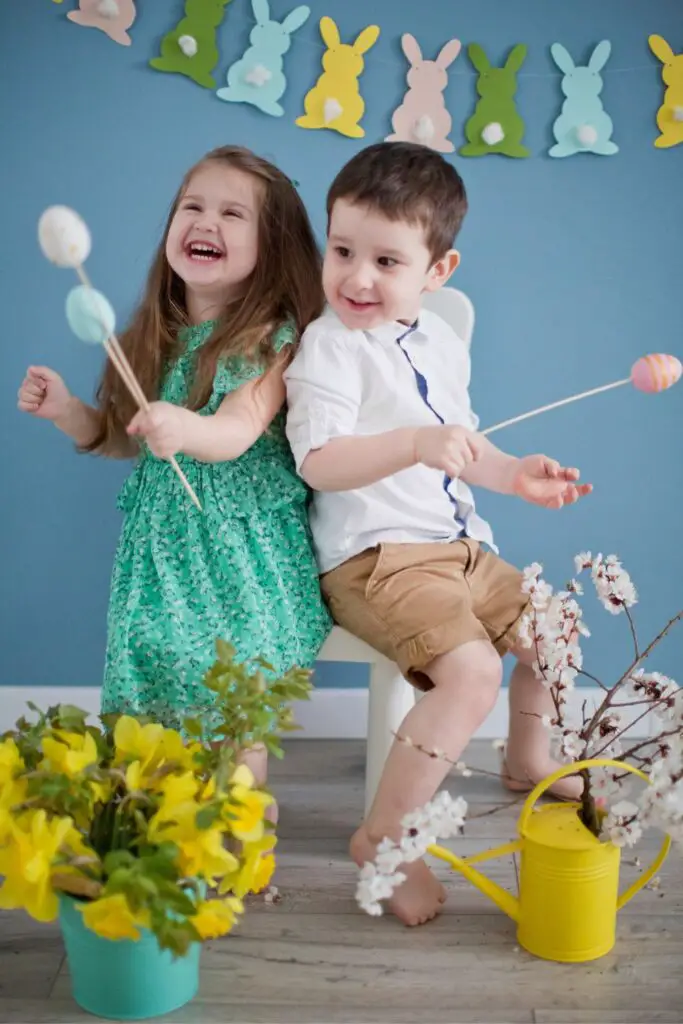 children celebrating Easter